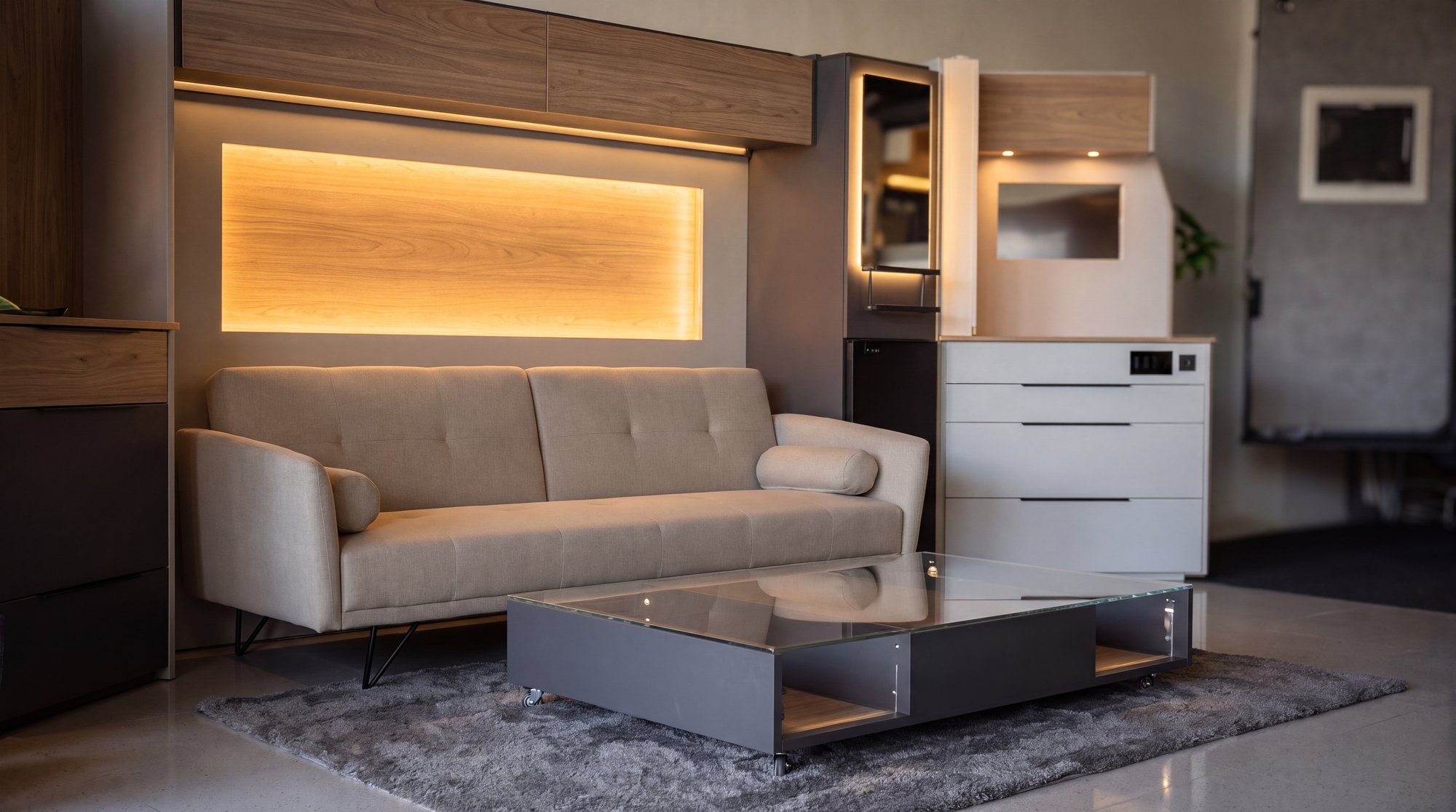 Living interno di un camper Nomade