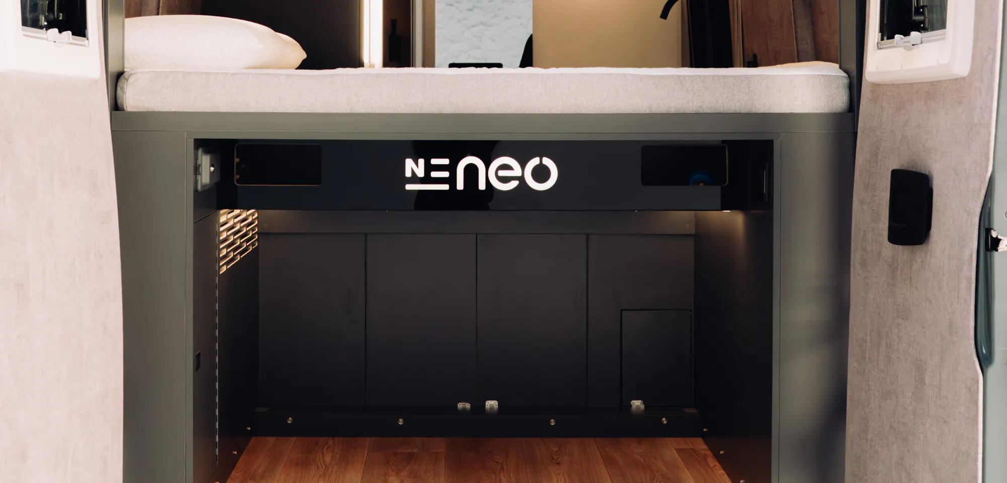Maletero trasero de la Neo S