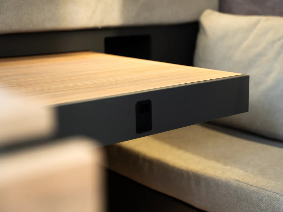Muebles antihuellas, madera de calidad